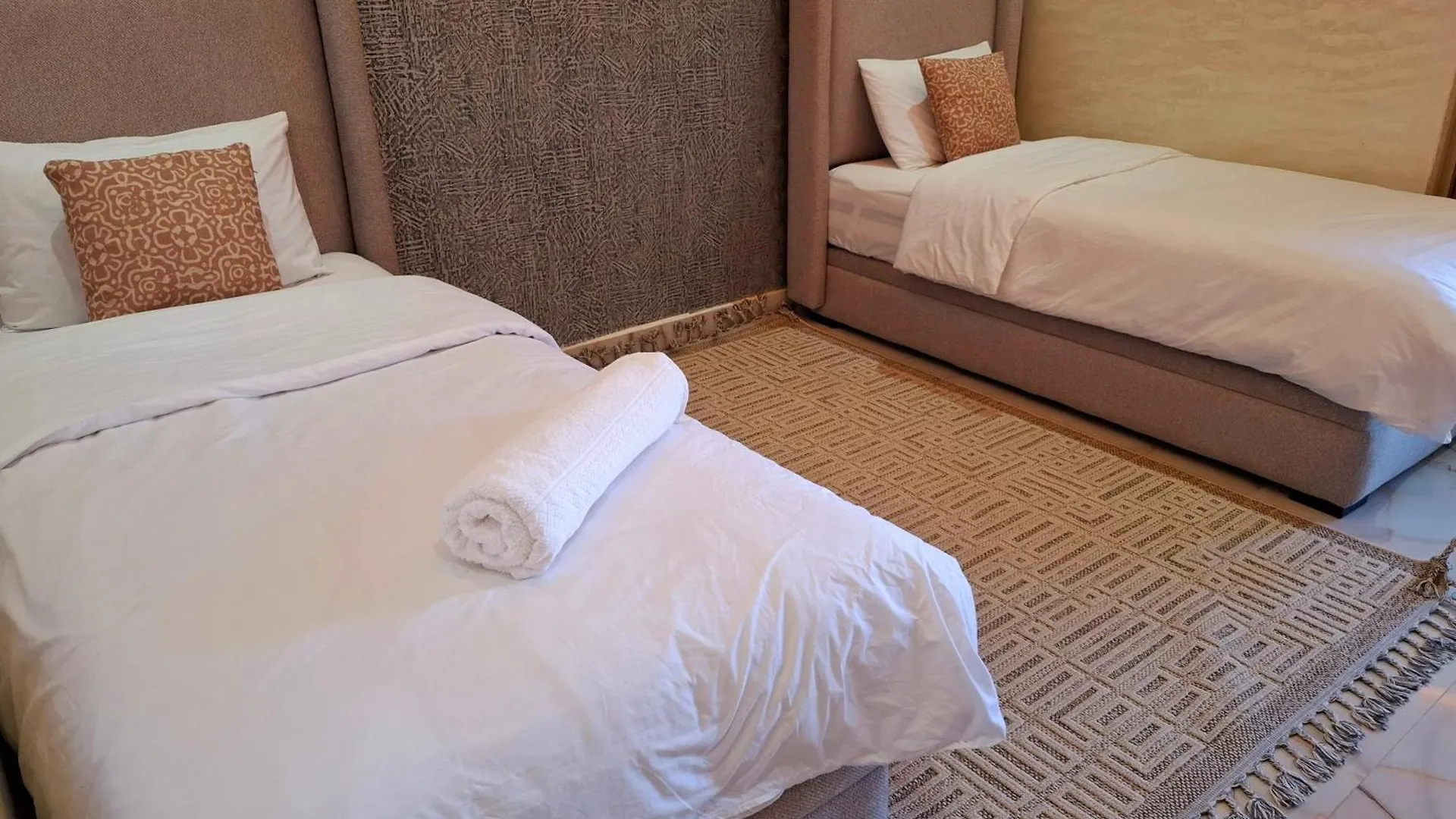 Azur Appartement As-Suwajra